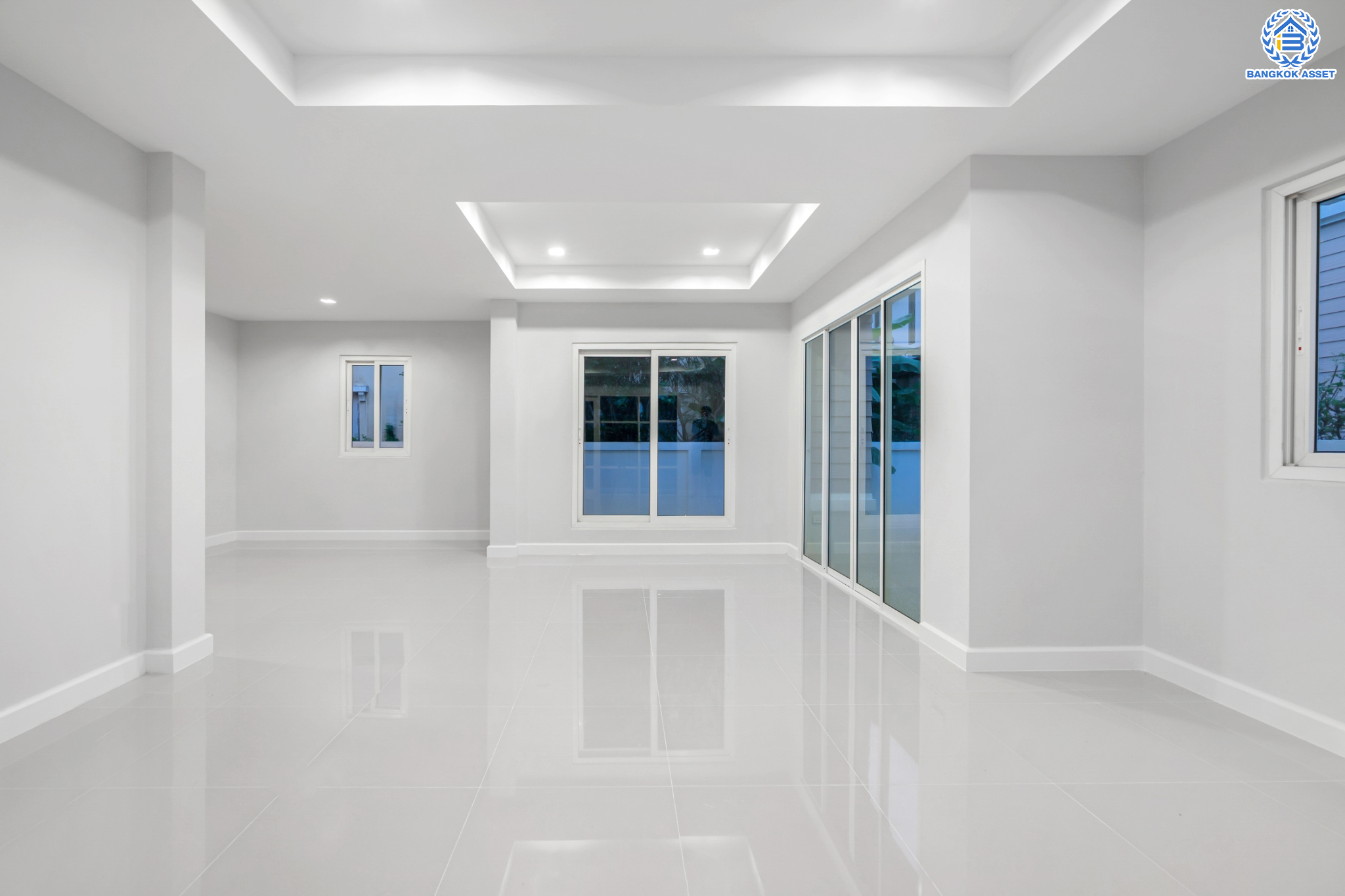 บ้านมือสองตกแต่งใหม่ ม.ธันยบดี บางใหญ่-กาญจนาฯ บ้านเดี่ยวหลังใหญ่ เนื้อที่ 56 ตร.ว. ฟังก์ชัน 4 ห้องนอน 3 ห้องน้ำ จอดรถได้ 2 คันบนทำเลคุณภาพ หน้าโครงการติดถนนกาญจนาฯ ใกล้เซ็นทรัลเวสต์เกต ทางด่วน และรถไฟฟ้าสายสีม่วง "สถานีตลาดบางใหญ่"